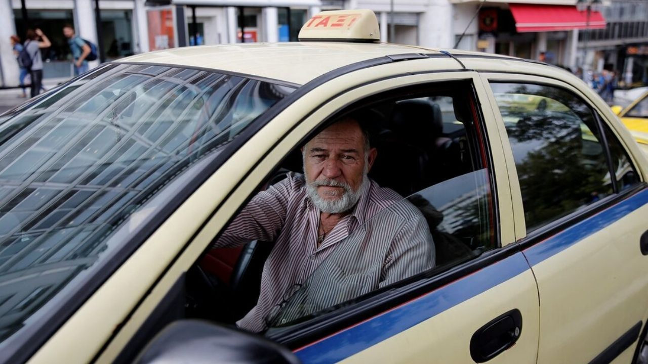 Komşuda taksiciler grevde