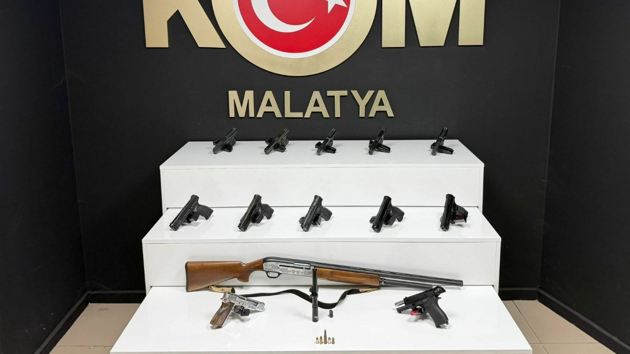 Malatya’da ruhsatsız silah operasyonu: 12 tabanca ele geçirildi
