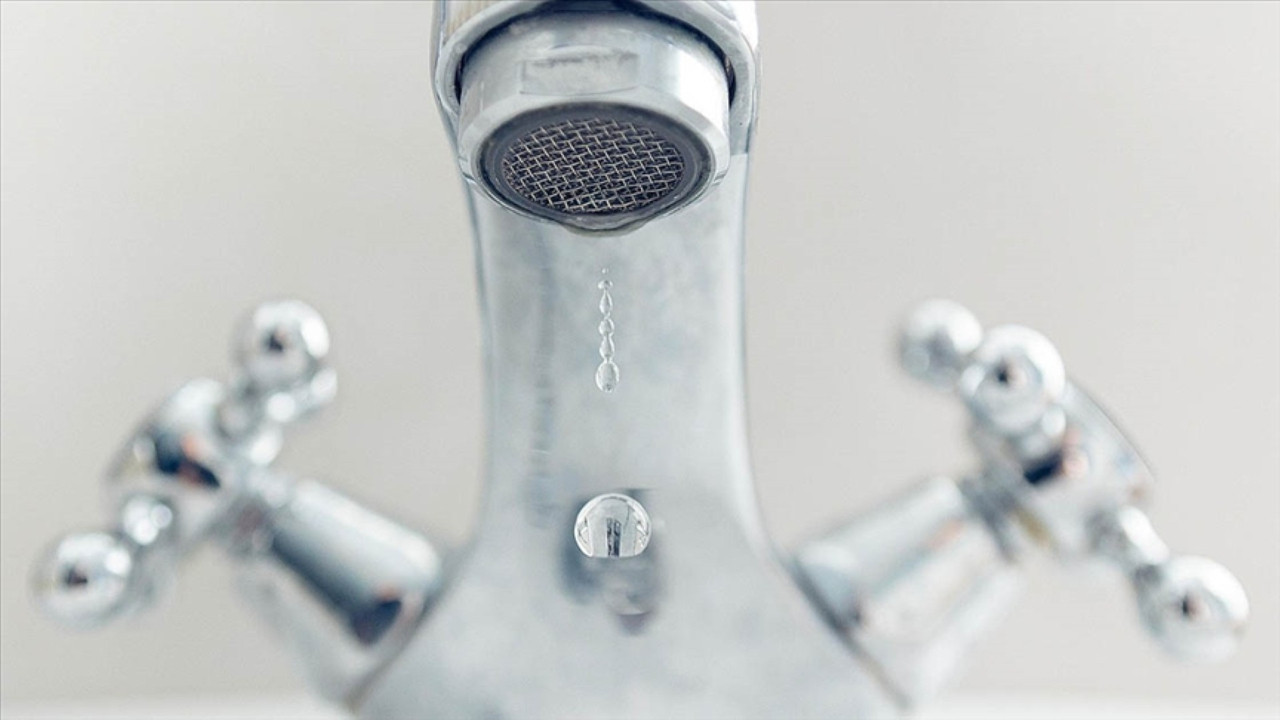 Su borusu patladı, binlerce kişi susuz kaldı