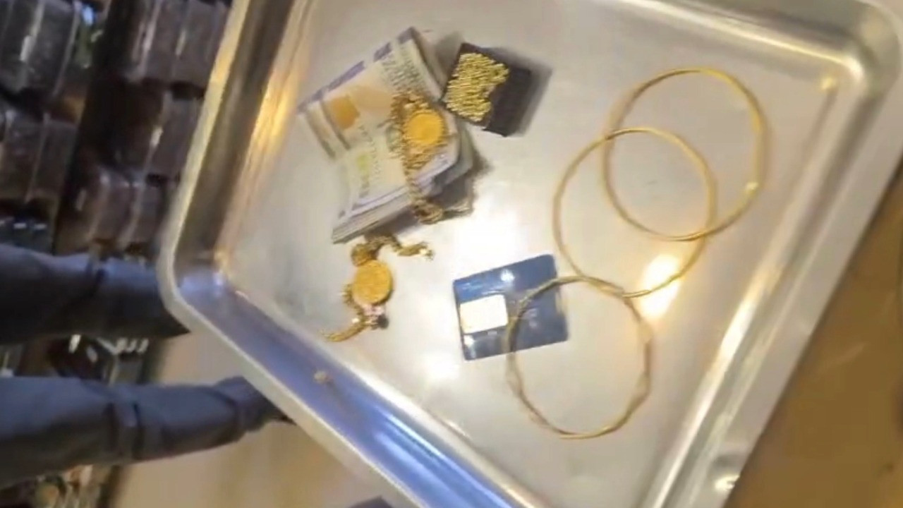 Altın ve para dolu çanta sahibine teslim edildi