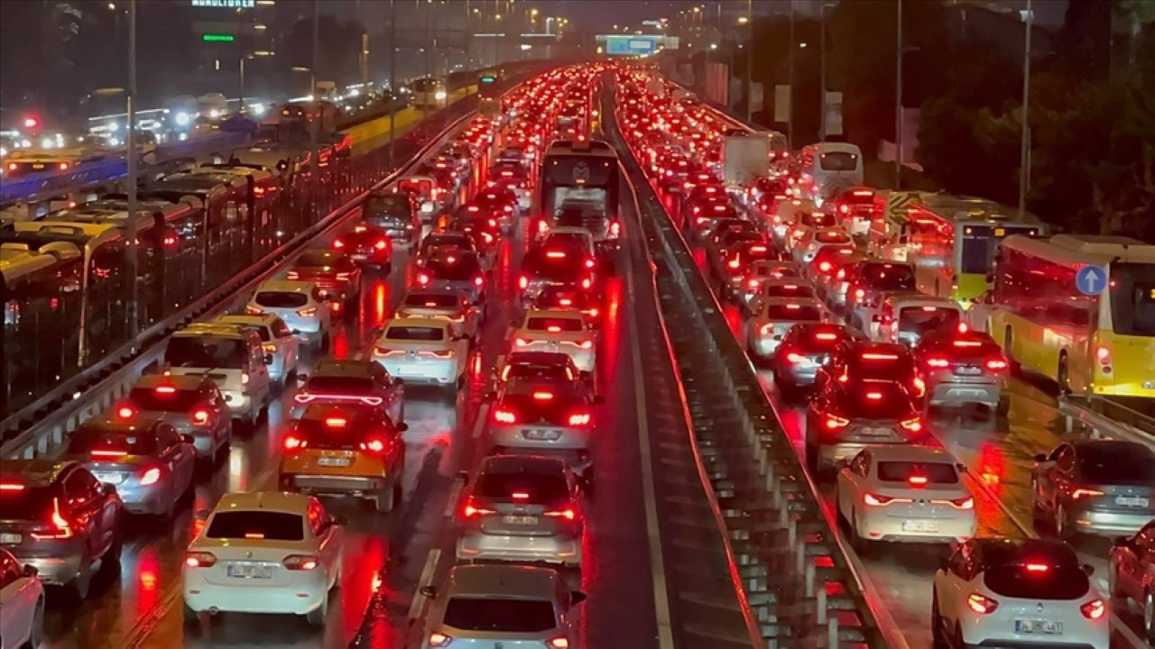 İstanbul’da trafik durma noktasında