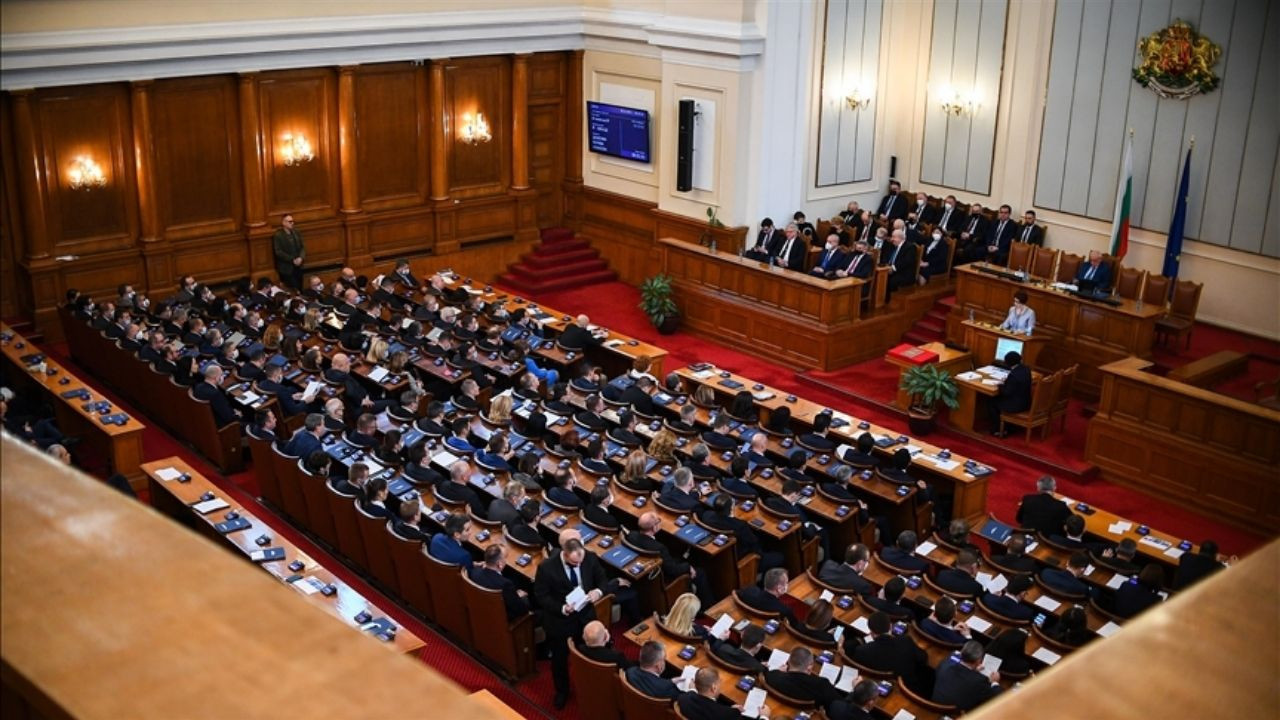 Komşuda siyasi kriz: Yine hükümet kuramadılar