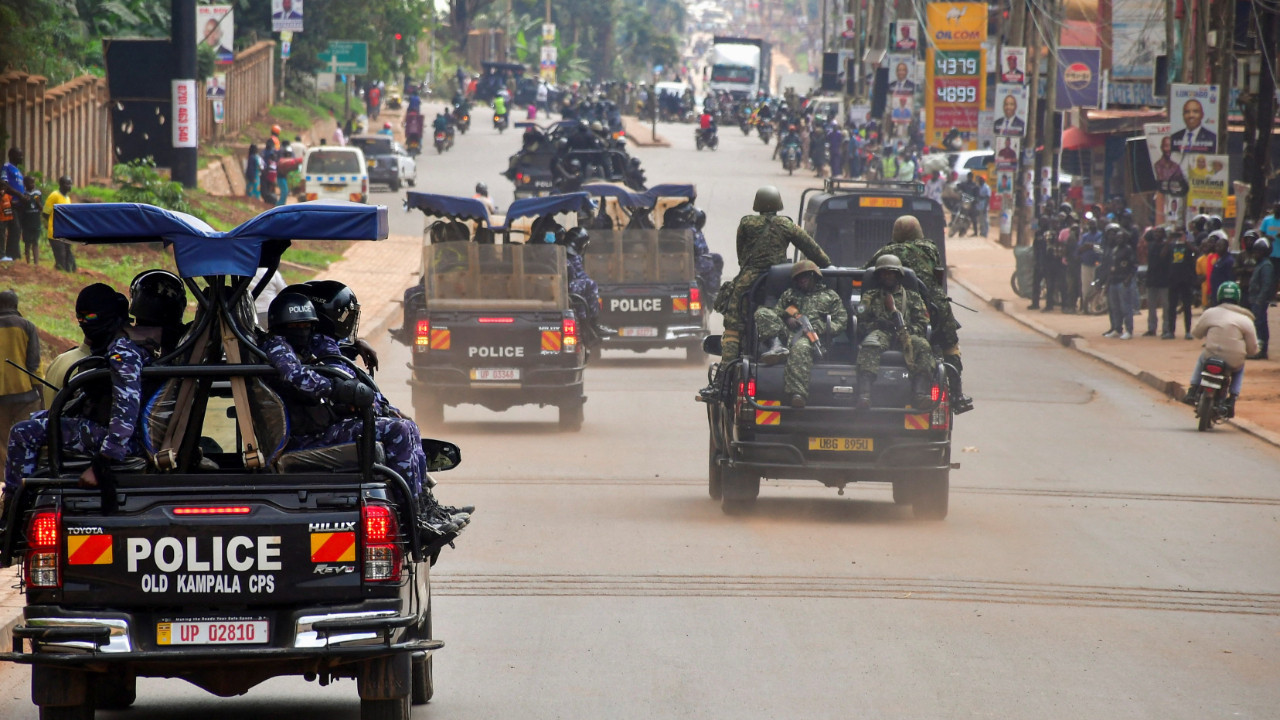 Seçim arifesinde kriz: İnternet kesildi, asker sokağa indi