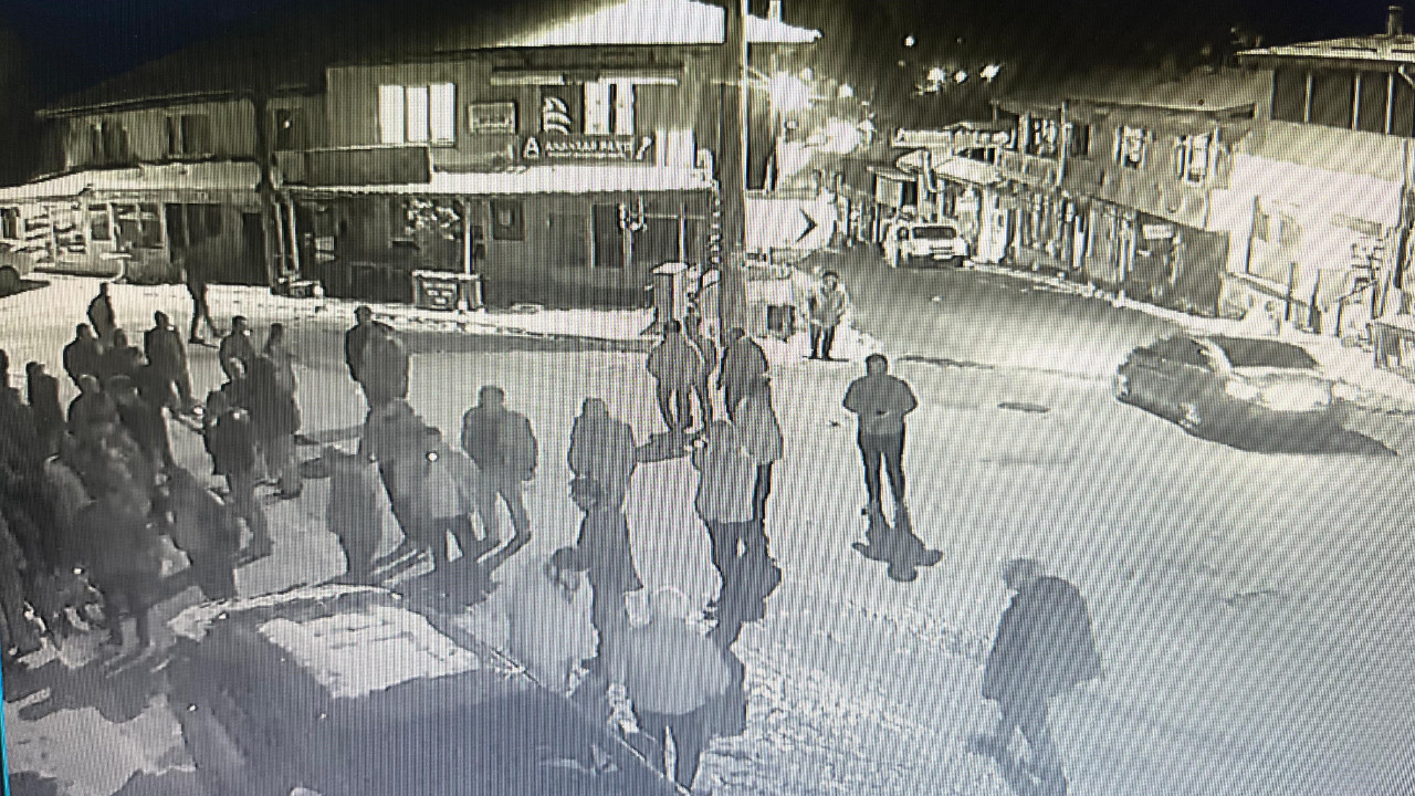 17 yaşındaki çocuk esnafı vurdu