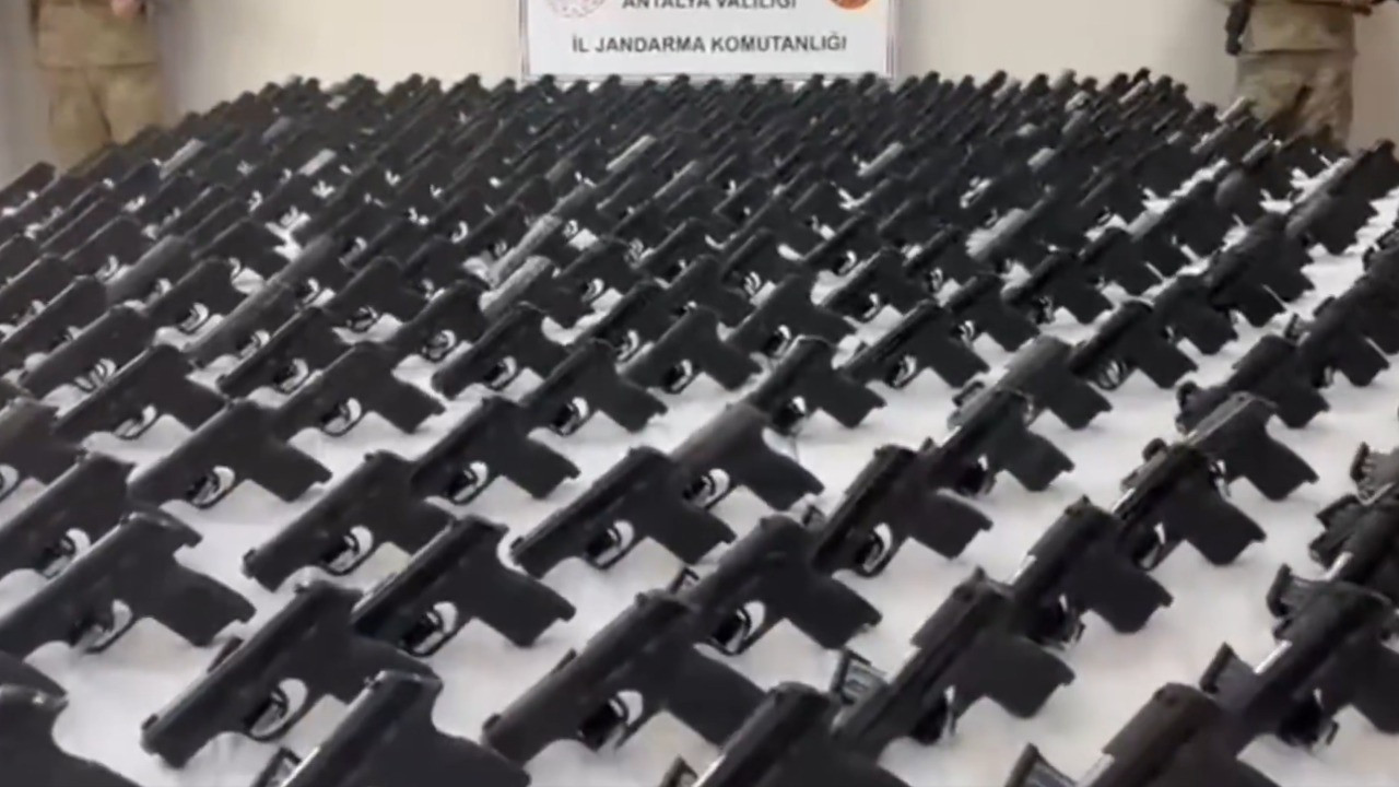 Ali Yerlikaya açıkladı: Cephanelik bulundu