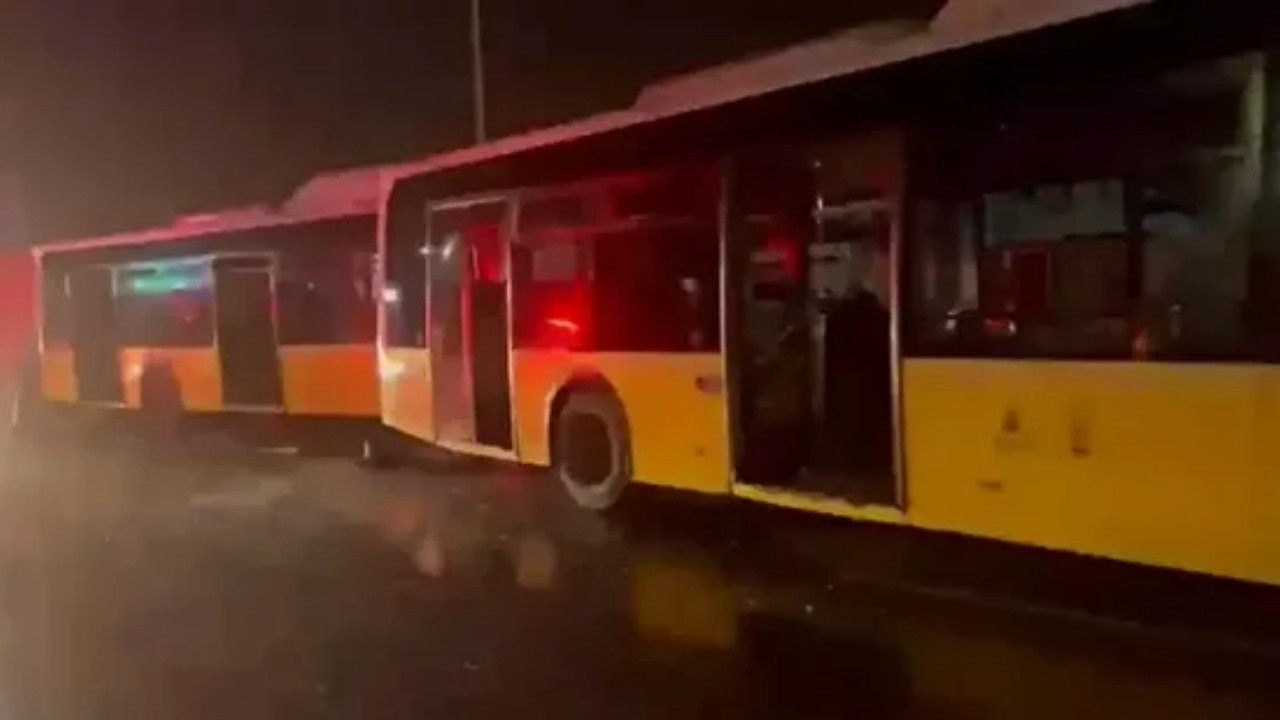 Başakşehir'de 3 İETT otobüsü çarpıştı: Yaralılar var