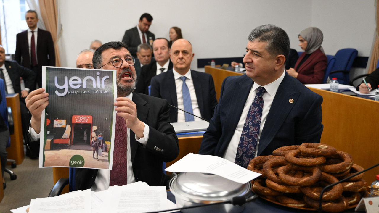 CHP NEFES'in manşetini gösterdi, AKP'li vekilden ses geldi: Ben yiyorum