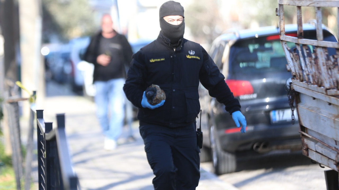 Çocuk parkında patlayıcı bulundu