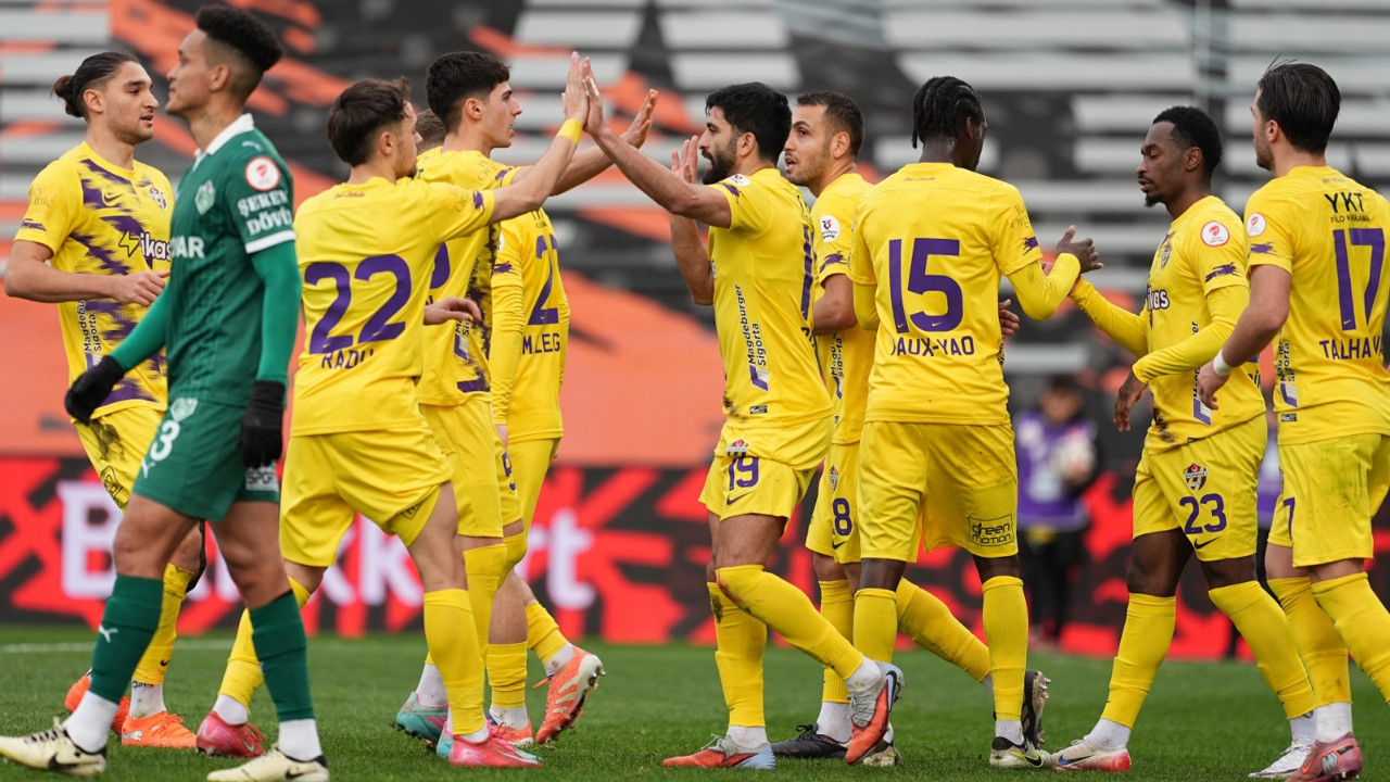 Eyüpspor, kupada Umut Bozok'la geri döndü: 2-1