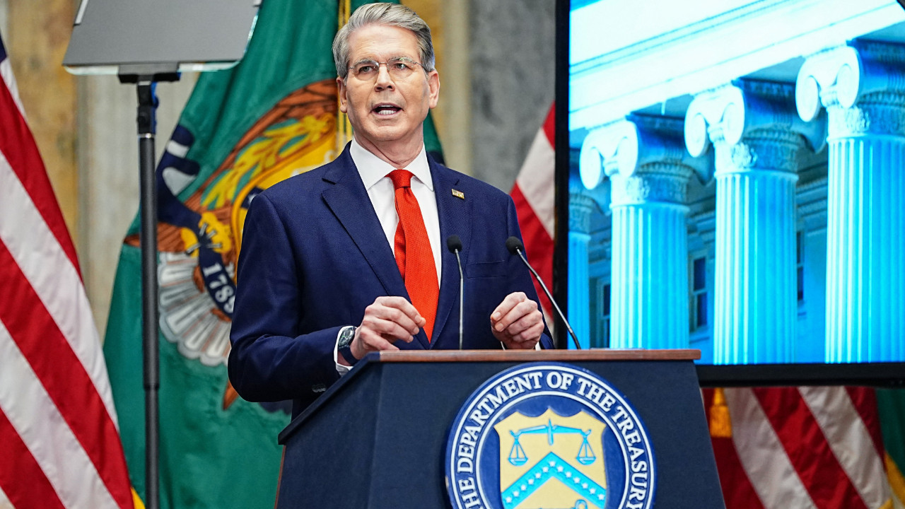 İddia ABD Hazine Bakanı'ndan: İran eliti milyonları yurt dışına kaçırıyor