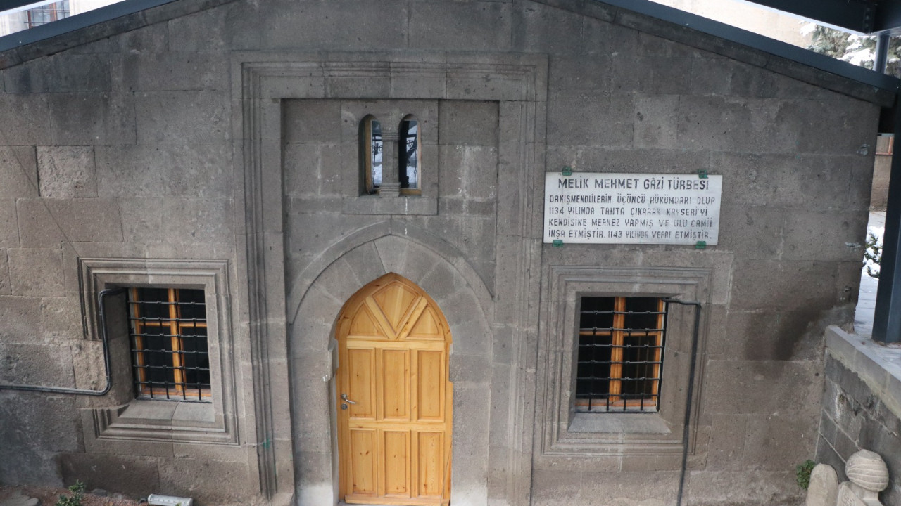 Kentsel dönüşüm çalışmasında 926 yıllık duvar çıktı