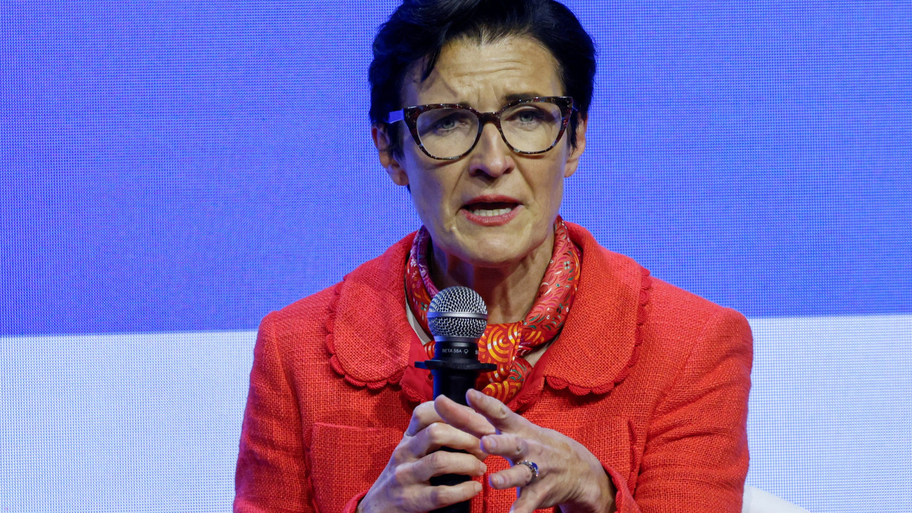 Ünlü banka CEO'sundan çalışanlara performans sopası