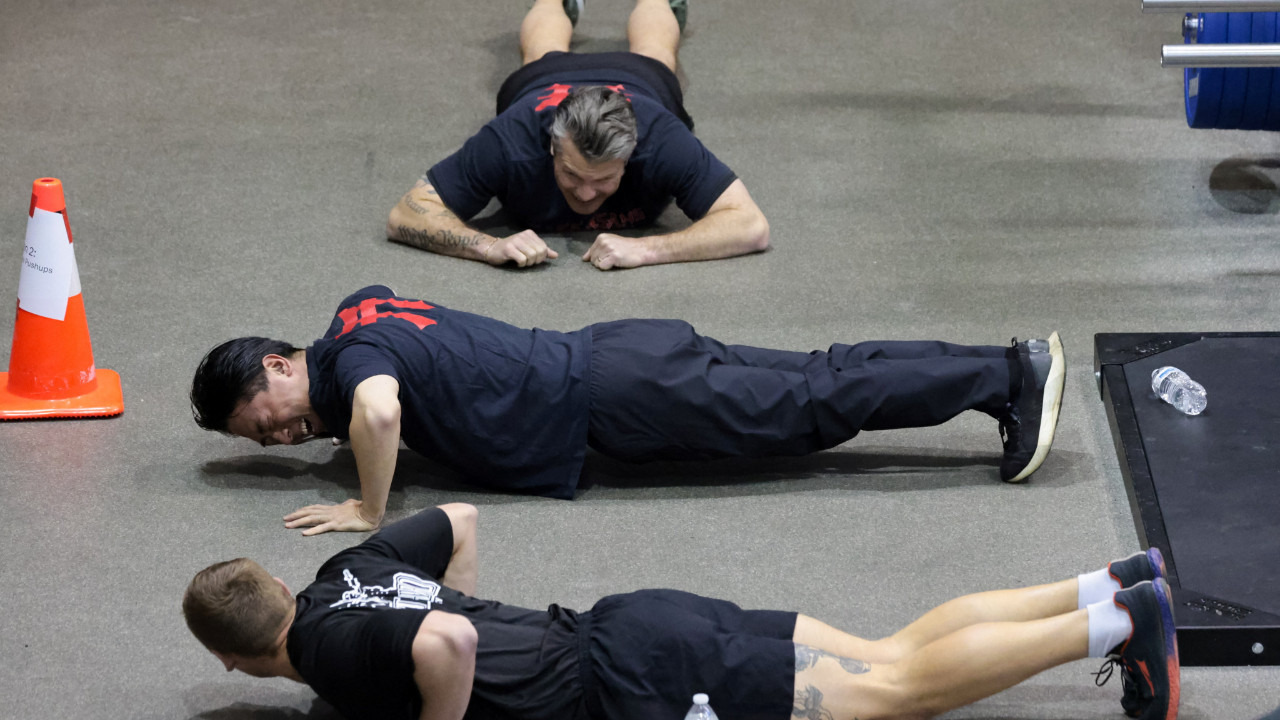 ABD'li bakan 'Gücümüzü gösterdik' dedi: Mevkidaşı soluğu doktorda aldı