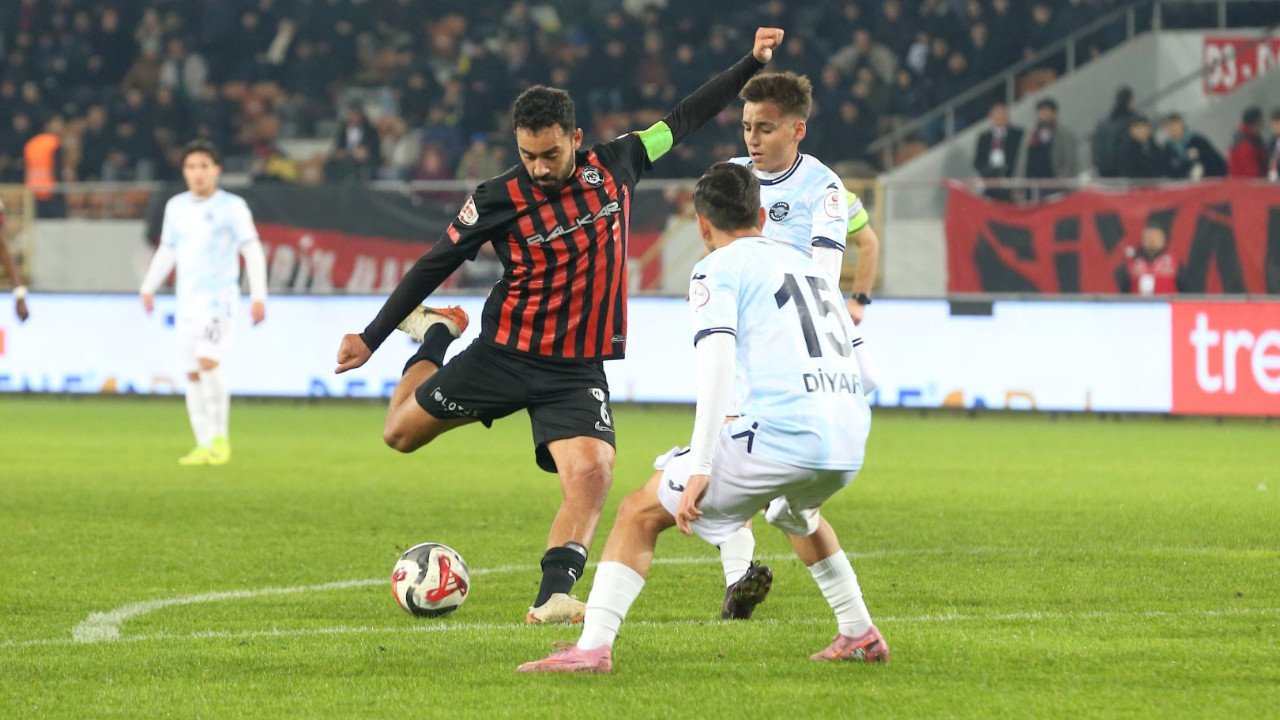 Arca Çorum evinde Adana Demir'i rahat geçti