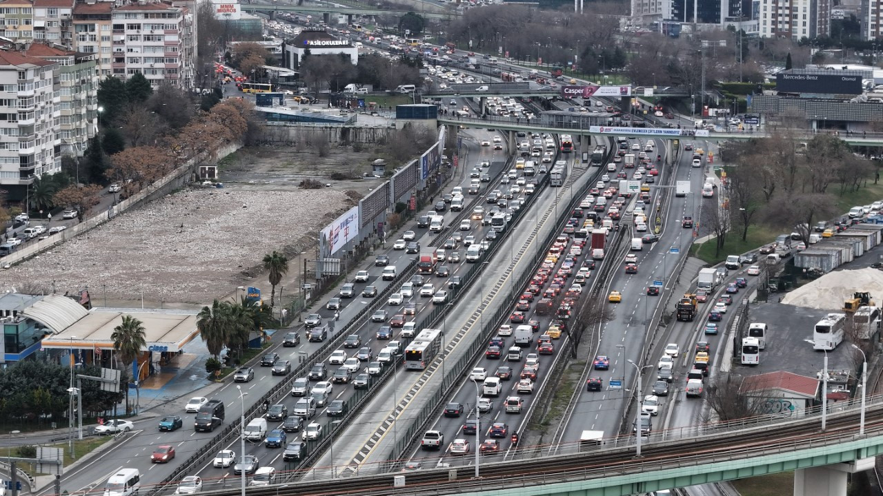 İstanbul trafiğinde ara tatil yoğunluğu