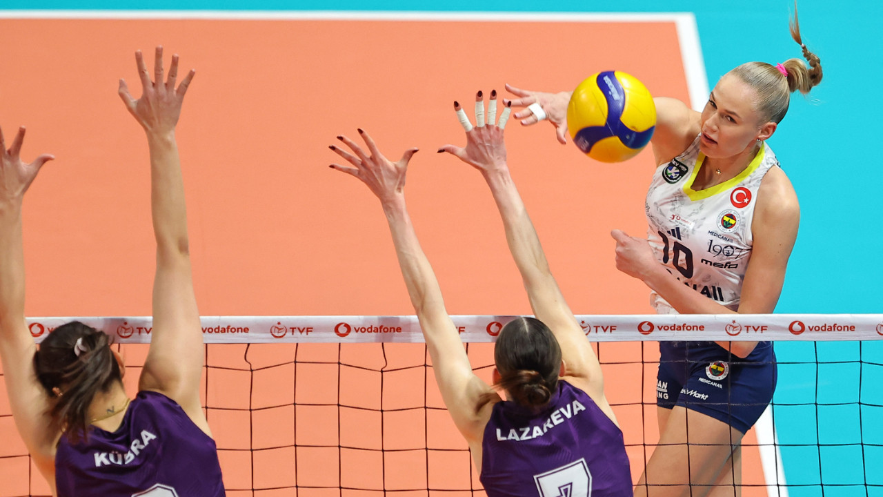 Fenerbahçe, nefes kesen maçta Zeren Spor'a boyun eğdi: 2-3