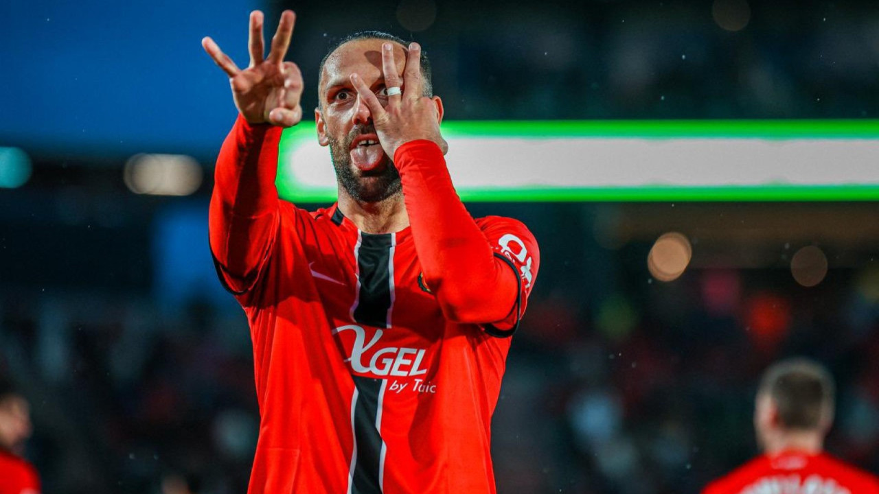 Fenerbahçe'nin istediği Vedat Muriqi yıldızlaştı: 3 kırmızı kart birden çıktı