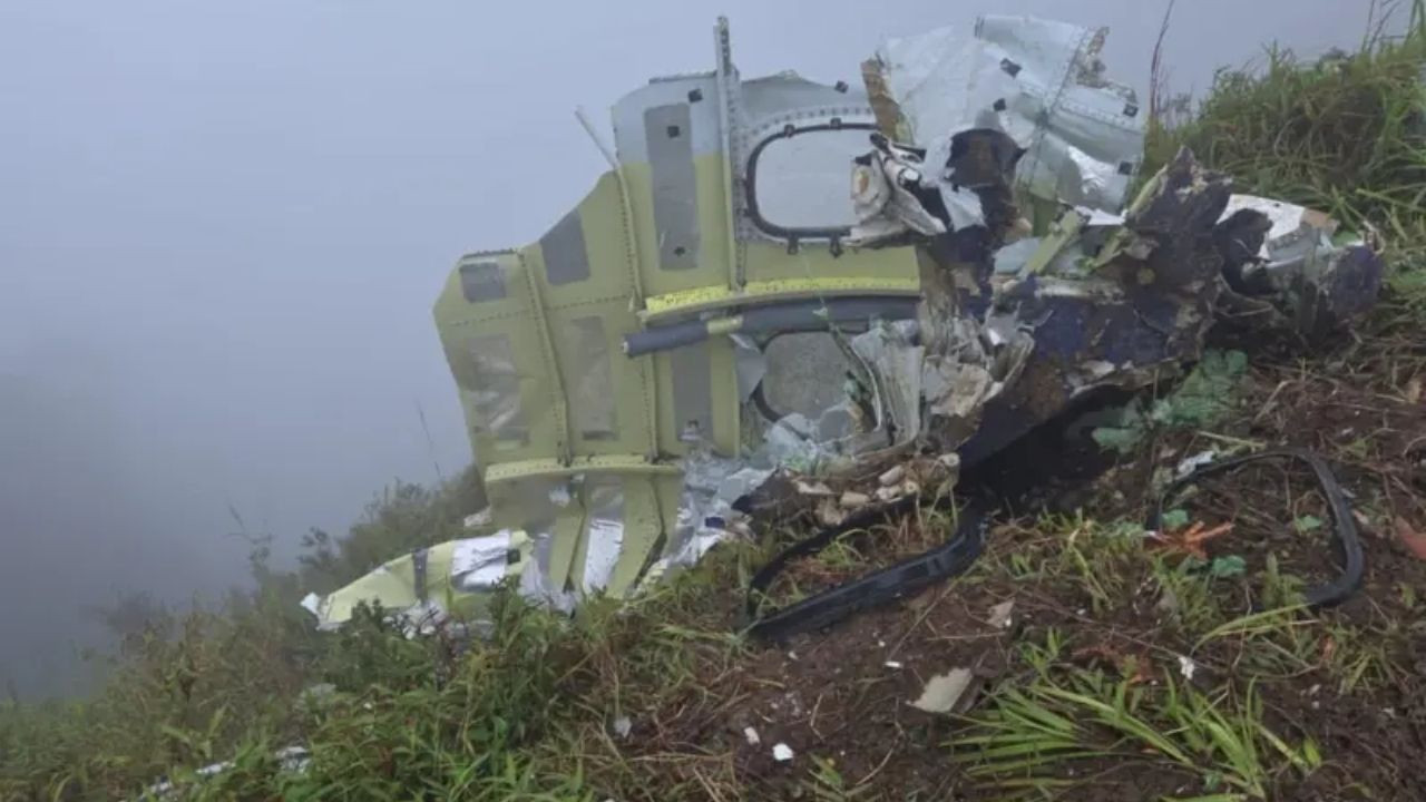 10 kişiyi taşıyordu... Kayıp uçaktan acı haber geldi