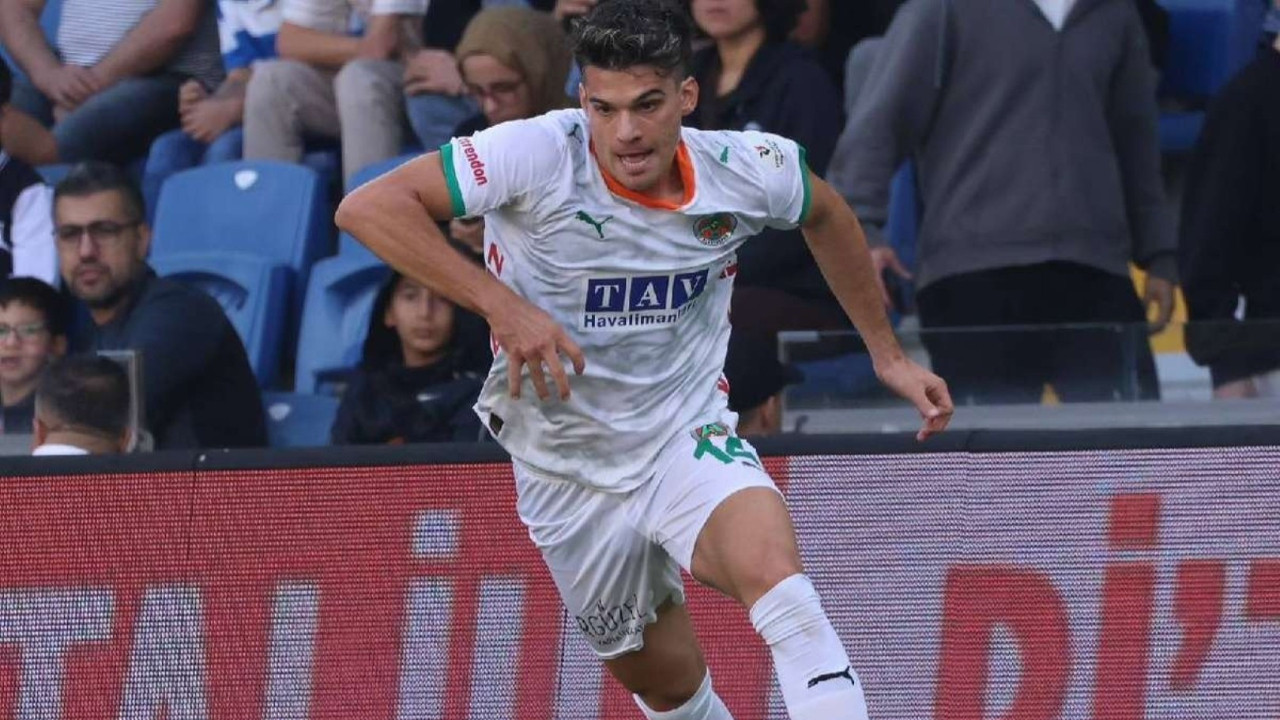 Alanyaspor'a Fenerbahçe maçı öncesi hastalık şoku: 2 isim kadrodan çıkarıldı