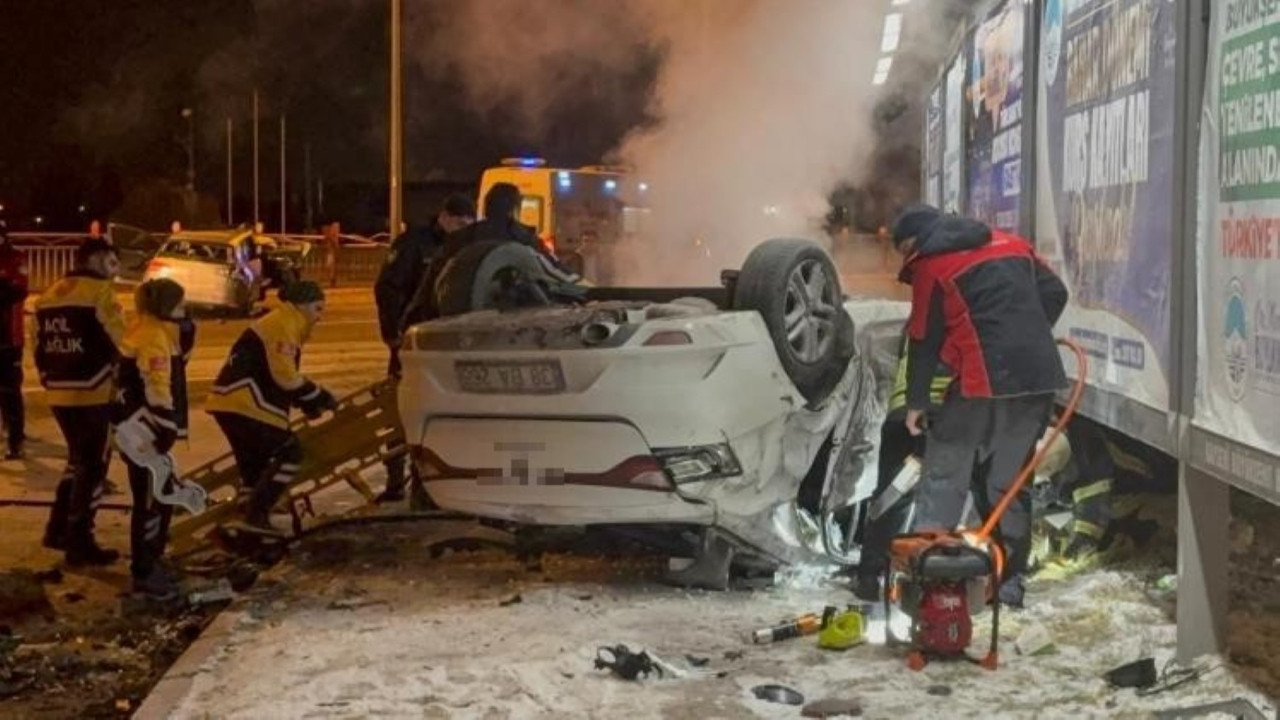 Alev kapanına dönen araçta can pazarı