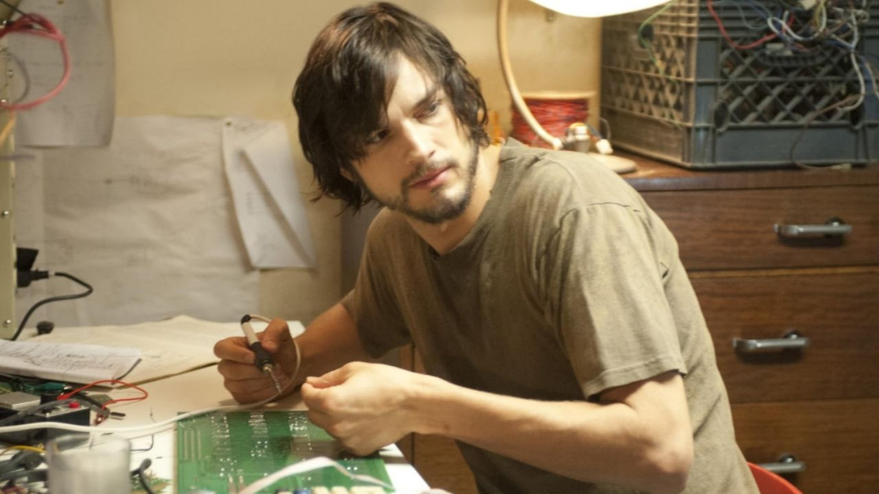 Ashton Kutcher'dan Gucci itirafı: Beni kilolu buldukları için kovdular