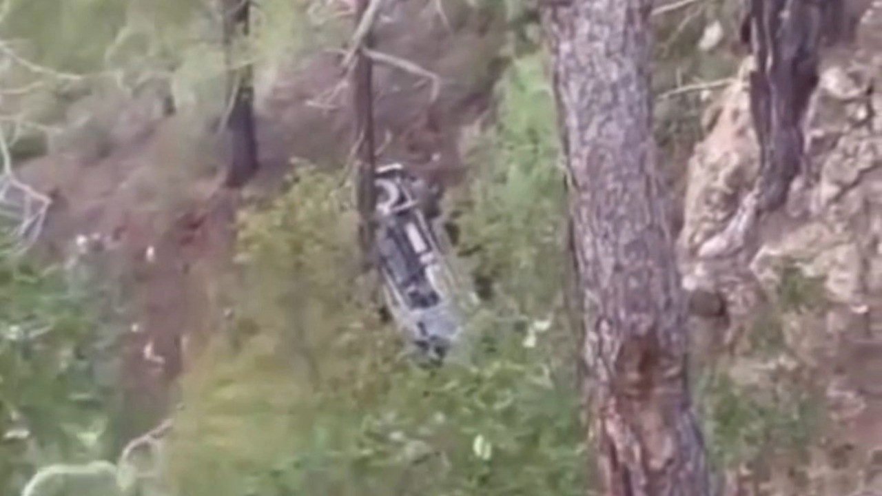 Babasından izinsiz aldığı otomobille şarampole yuvarlanan 15 yaşındaki çocuk öldü