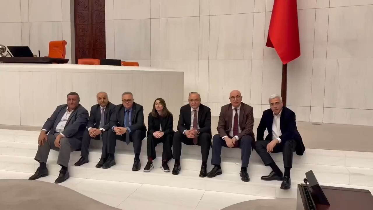 CHP'nin eylemi sürüyor: 'Emekliyi mağdur eden Erdoğan'dır'
