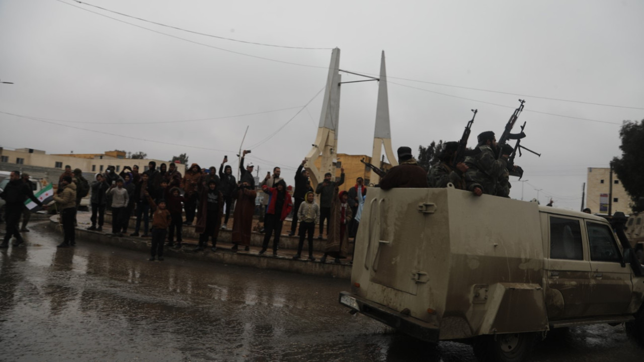 Fırat hattında hareketli saatler: Kritik petrol sahaları el değiştirdi