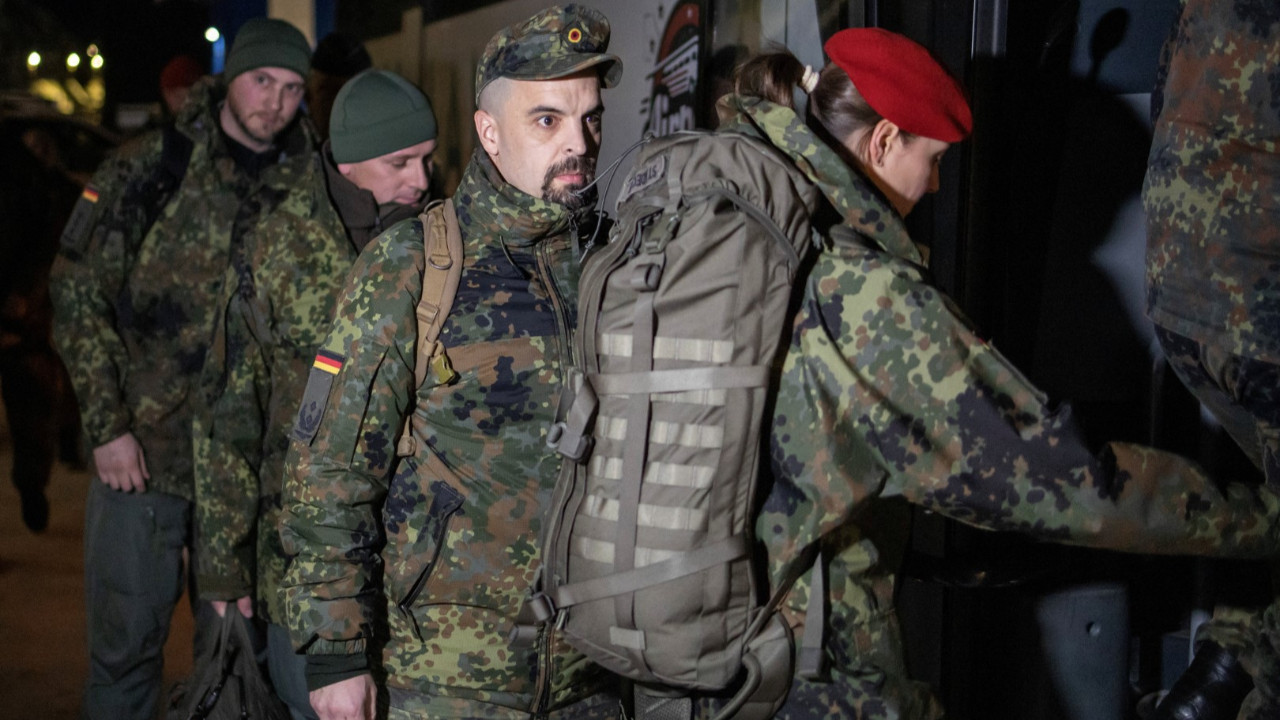 Grönland'da sürpriz gelişme: İlk pes eden Almanya oldu