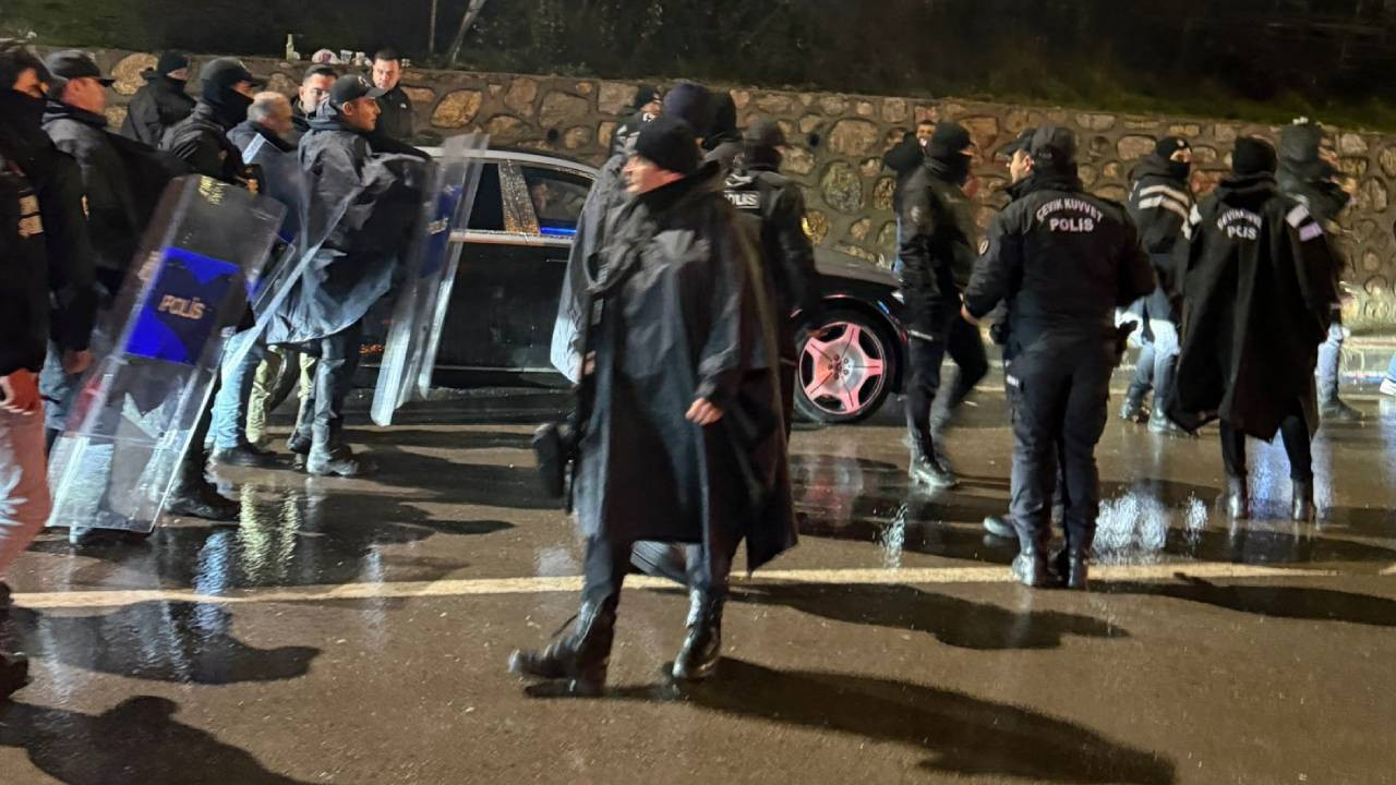 Trabzonspor Başkanı Ertuğrul Doğan'ın aracına Kocaeli'de saldırı