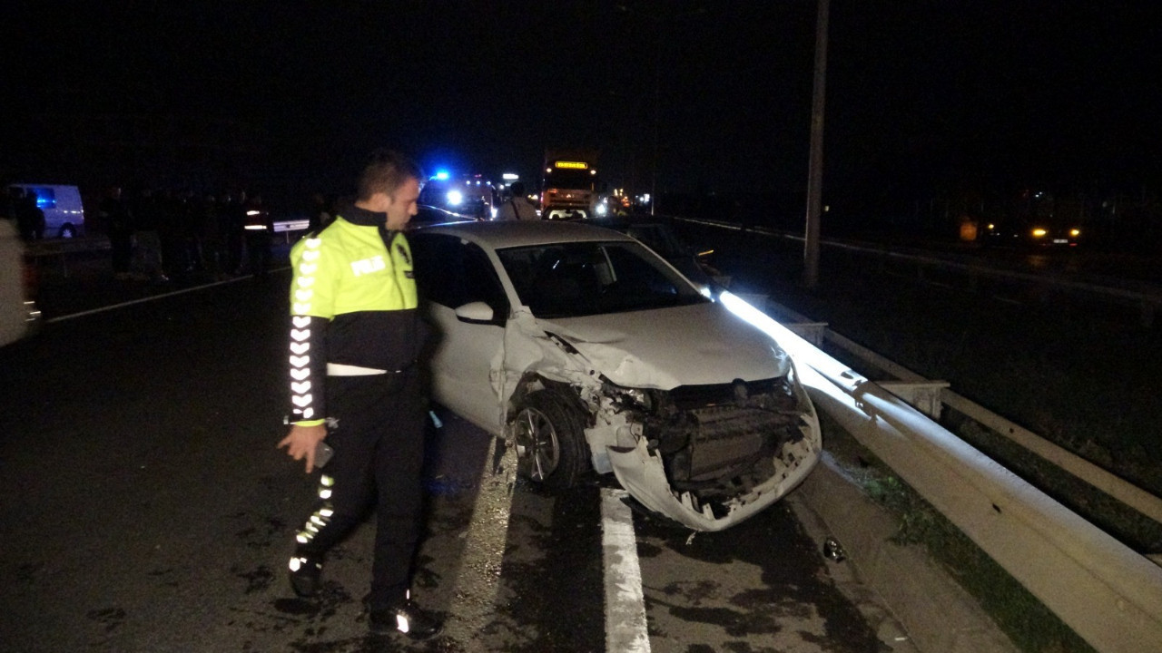 Zincirleme kazada 2 sürücü ehliyetsiz çıktı