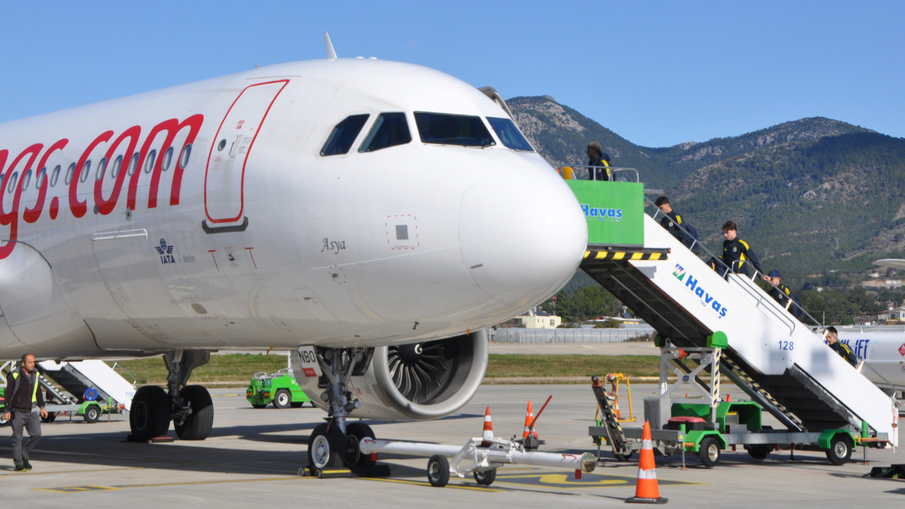 Alanya'da mahsur kalan Fenerbahçe, İstanbul'a doğru yola çıktı