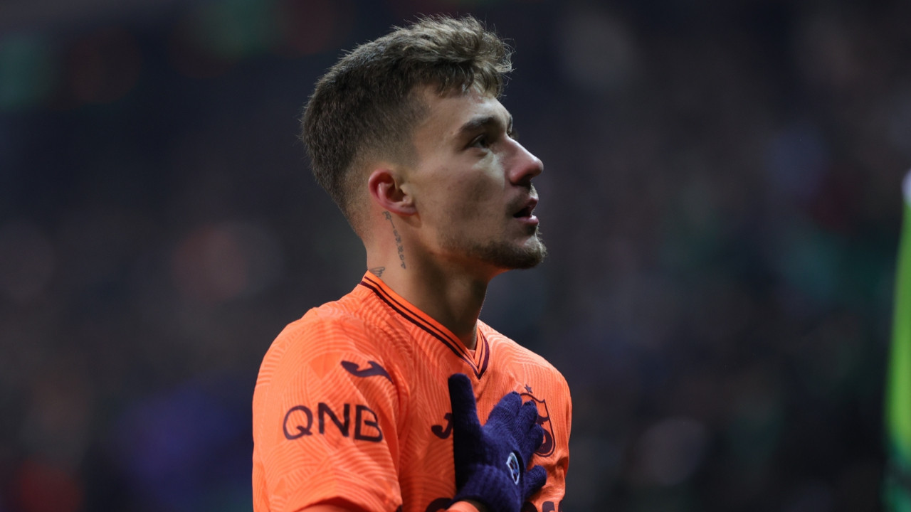 Beşiktaş'tan kovulan Muçi, Trabzonspor'da tarih yazıyor: 12 yıl sonra ilk!