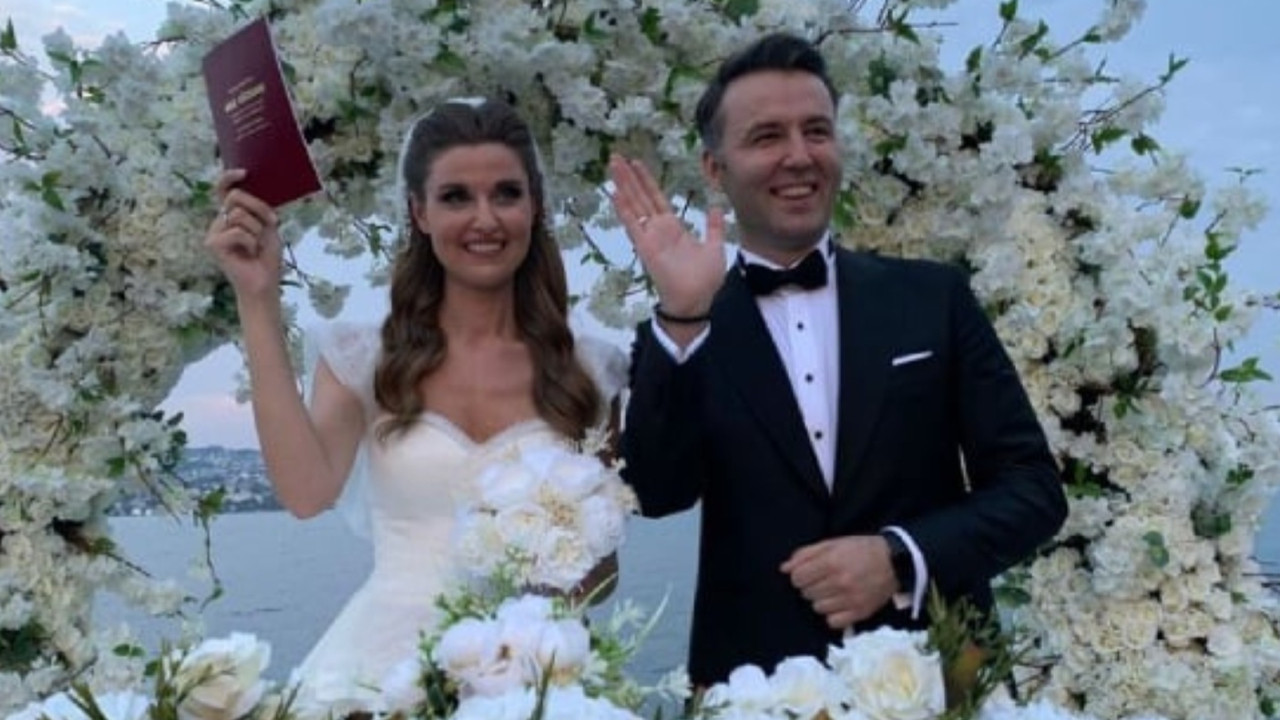 Mehmet Akif Ersoy'un eski eşi Pınar Erbaş işten atıldı