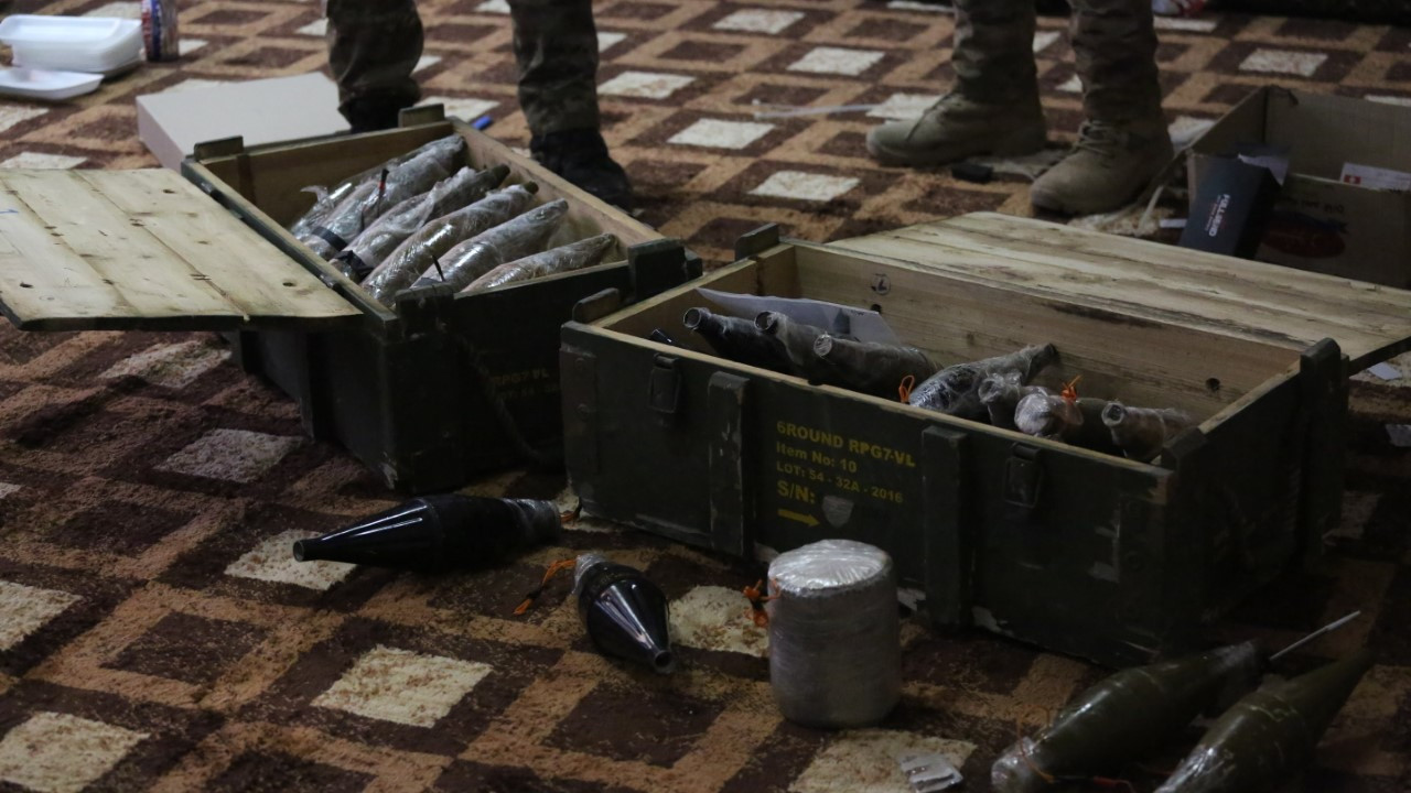 Tişrin Barajı'nda cephanelik çıktı