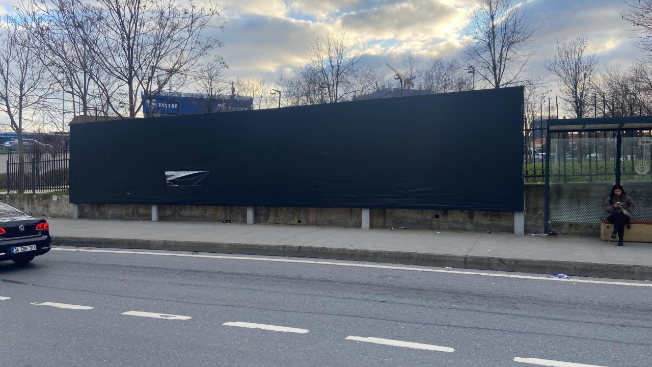 AKP 'dezenformasyon' demişti! Bilboard kaldırıldı
