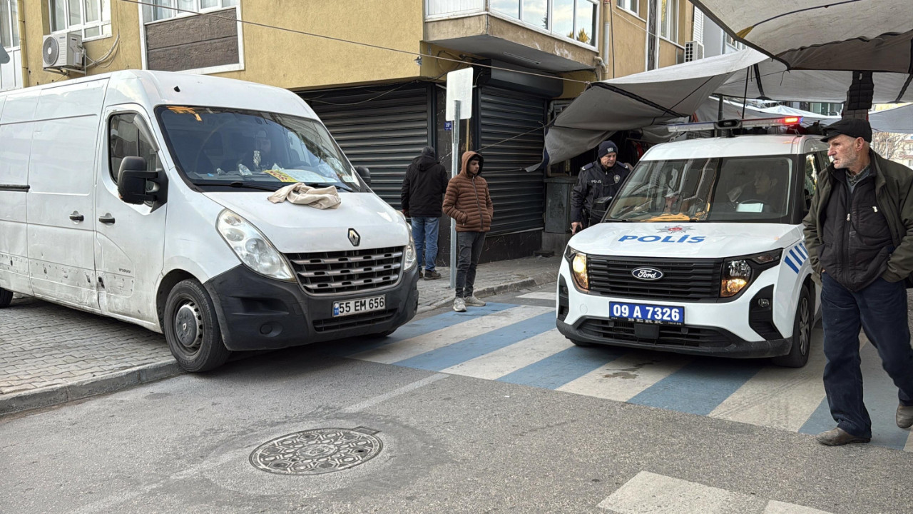 Akraba pazarcıların arasında silahlı yer kavgası: 3 yaralı