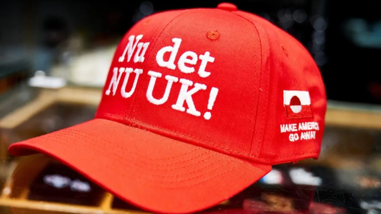 'Amerika Defol Git' şapkasının satışları patladı