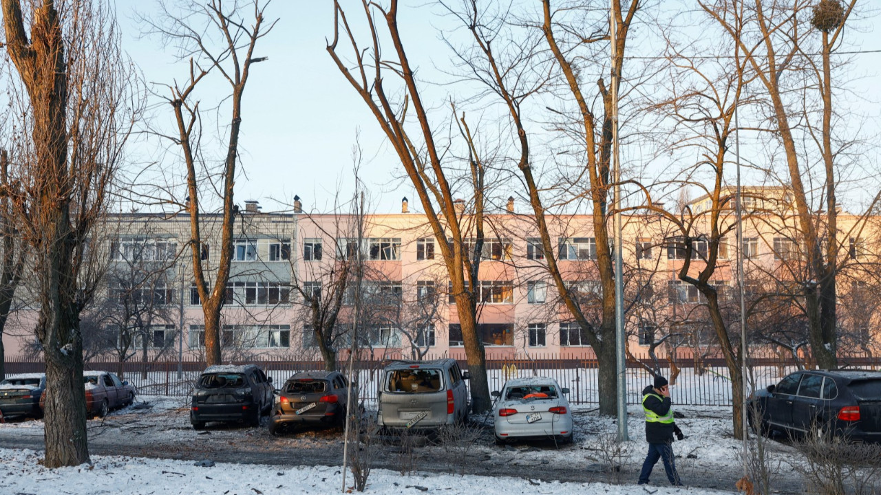 Binlerce ev eksi 15 derecede elektriksiz kaldı