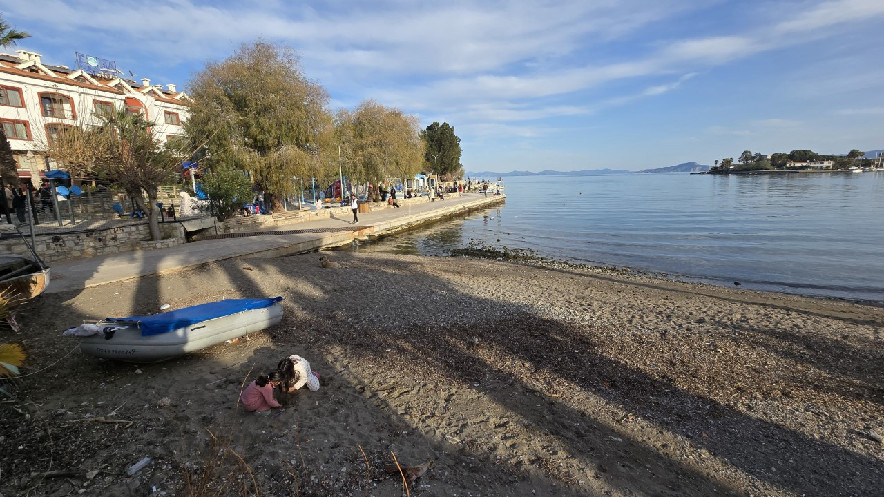 Deniz suyu 5 metre çekildi