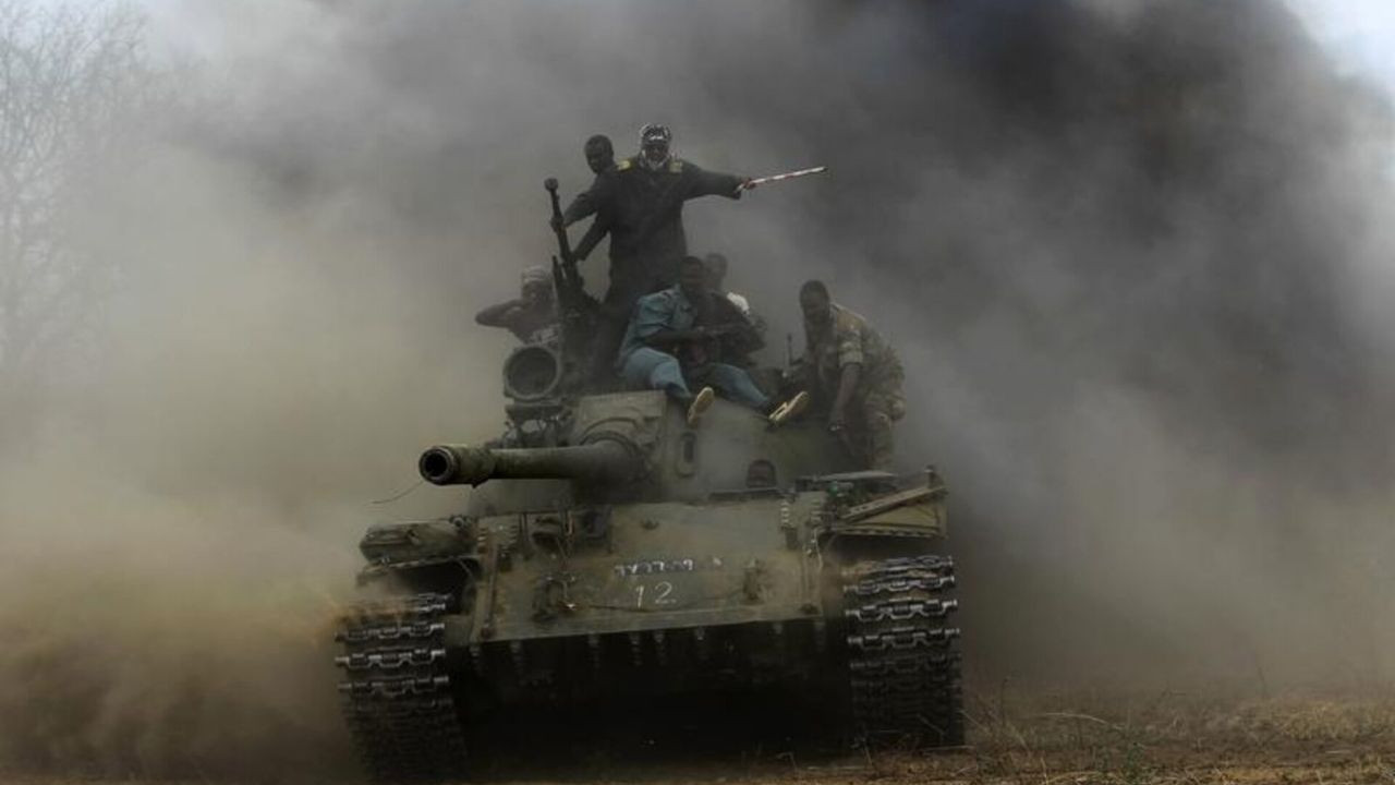 Hızlarını alamadılar, başka ülkeye girip askerleriyle çatıştılar!