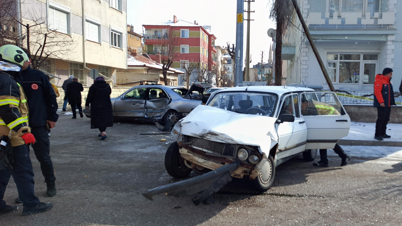 Kazada eşiyle birlikte yaralanan Fatma yaşamını yitirdi