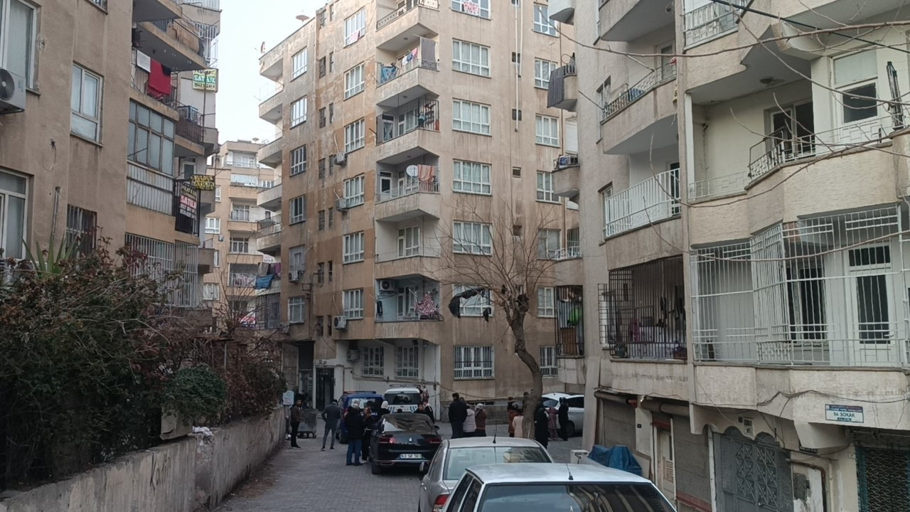 Kolondan ses gelen bina tahliye edildi