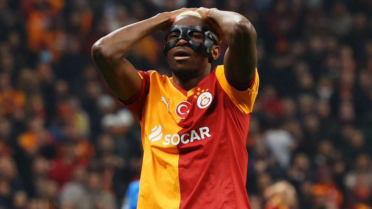 Osimhen transfere de el attı: 'İkisini de ikna etmek için uğraşıyorum'