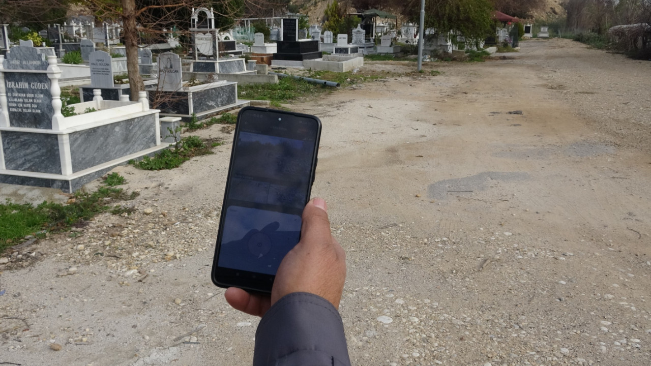 Sınır tanımıyorlar: Şimdi de mezarlıklara dadandılar