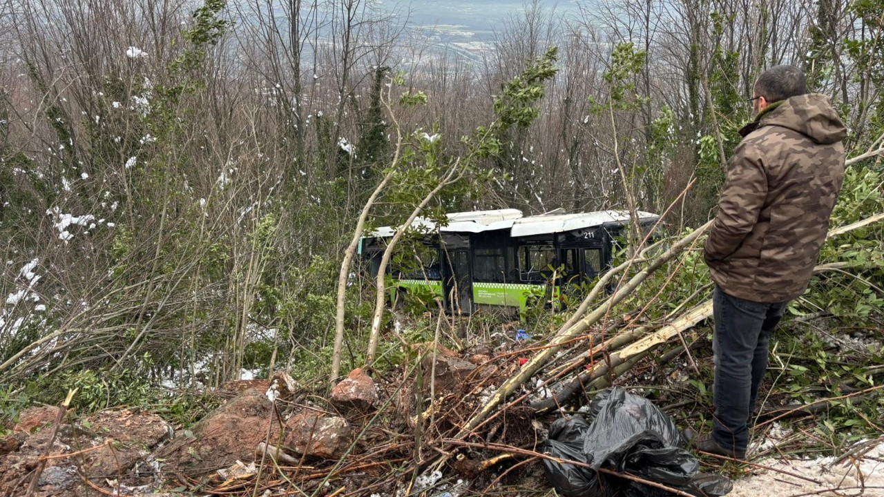 Yolcu otobüsü şarampole yuvarlandı