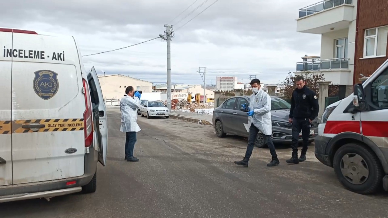 26 yaşındaki genç evinde ölü bulundu