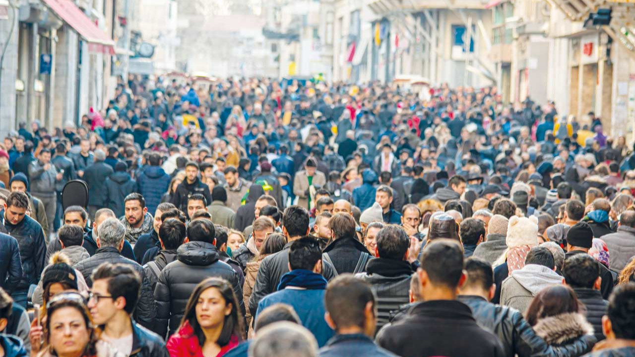 Borç yetmedi taciz başladı