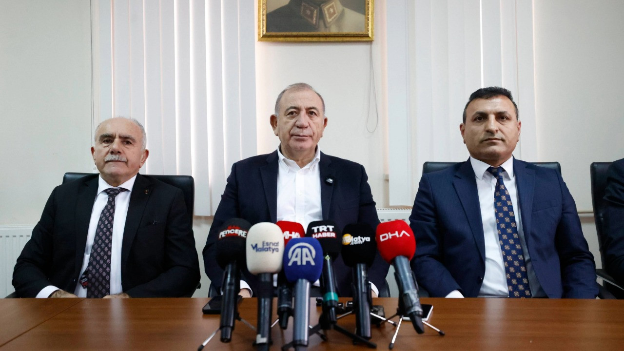 Gürsel Tekin: Bildiklerimizi konuşursak partimizin ne kadar zarar görebileceğini biliyoruz