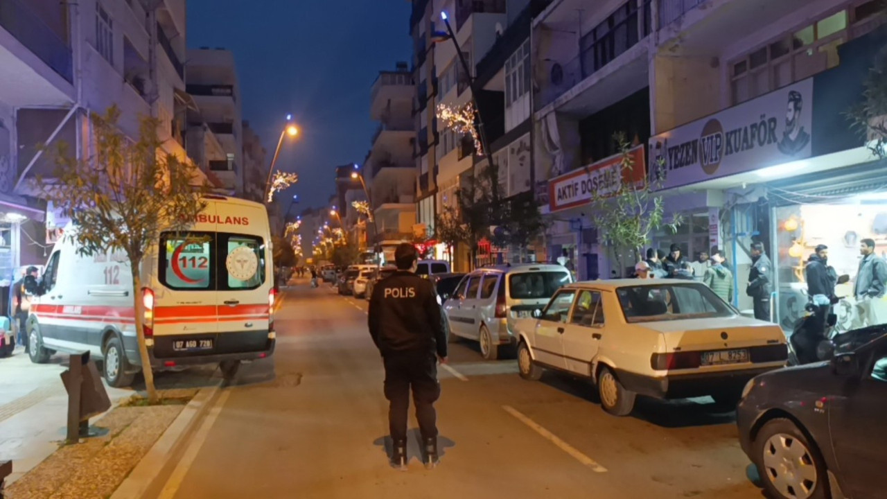 Misafir olarak kaldığı akrabasının evinin merdivenlerinde ölü bulundu